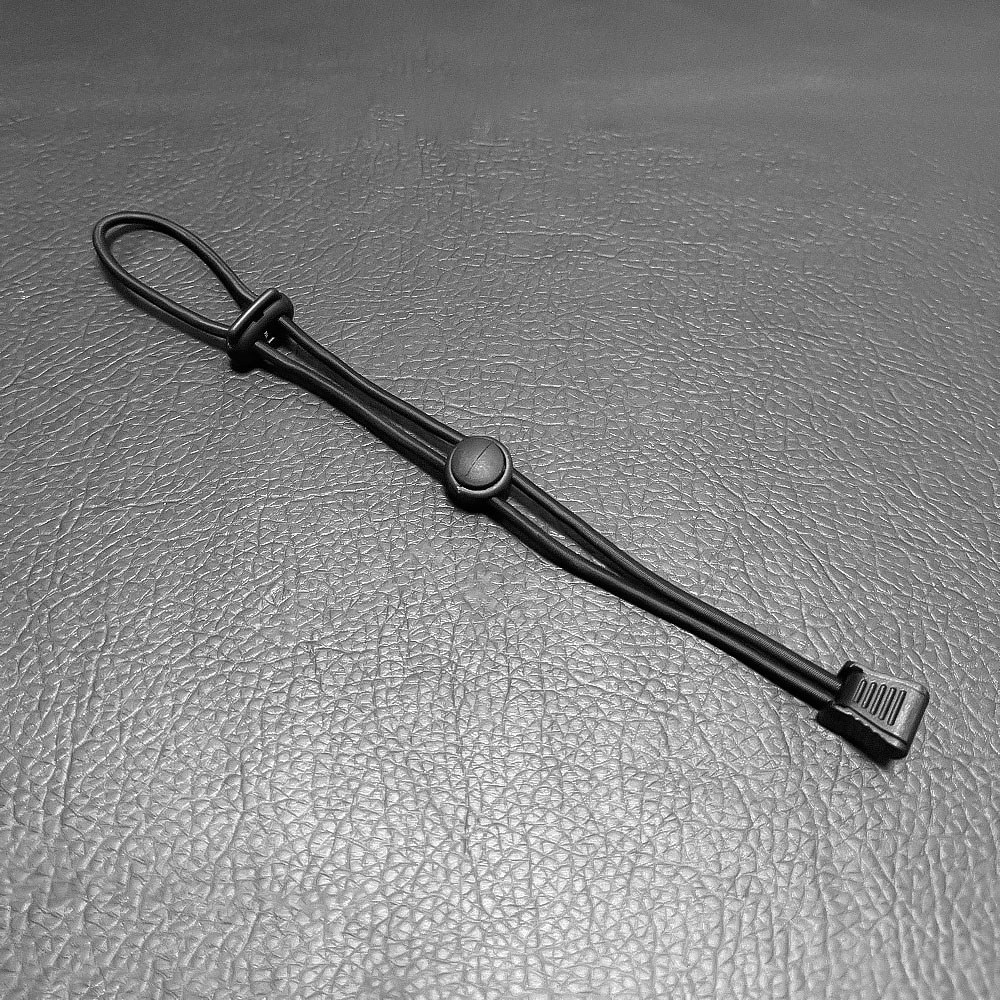 Outdoor Adventure Trips - アウトドアバックパック弾性ロープ固定バックルキャンプ用品ハイキングポール固定タイコードロープ外部バックル懐中電灯クリップ